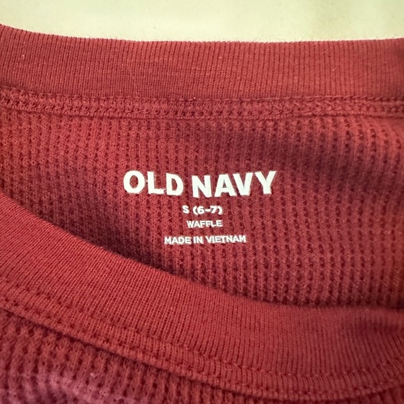 Old Navy Boys Waffle Knit Long Sleeve Shirt – Red – Size 6/7 - Picture 3 of 3